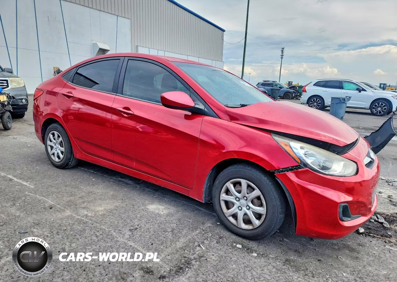 2013 Hyundai Accent Gls VIN:KMHCT4AE3DU357883 - 4