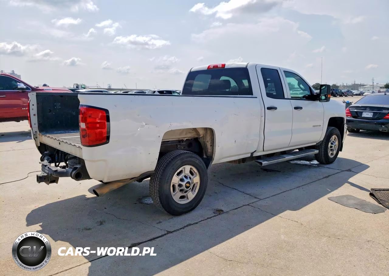 2016 Chevrolet Silverado C2500 Heavy Duty VIN:1GC2CUEG2GZ317605 - 3