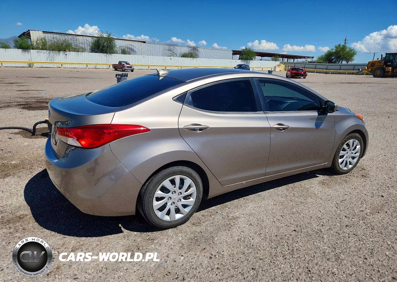 2013 Hyundai Elantra Gls VIN:5NPDH4AE2DH191909 - 3