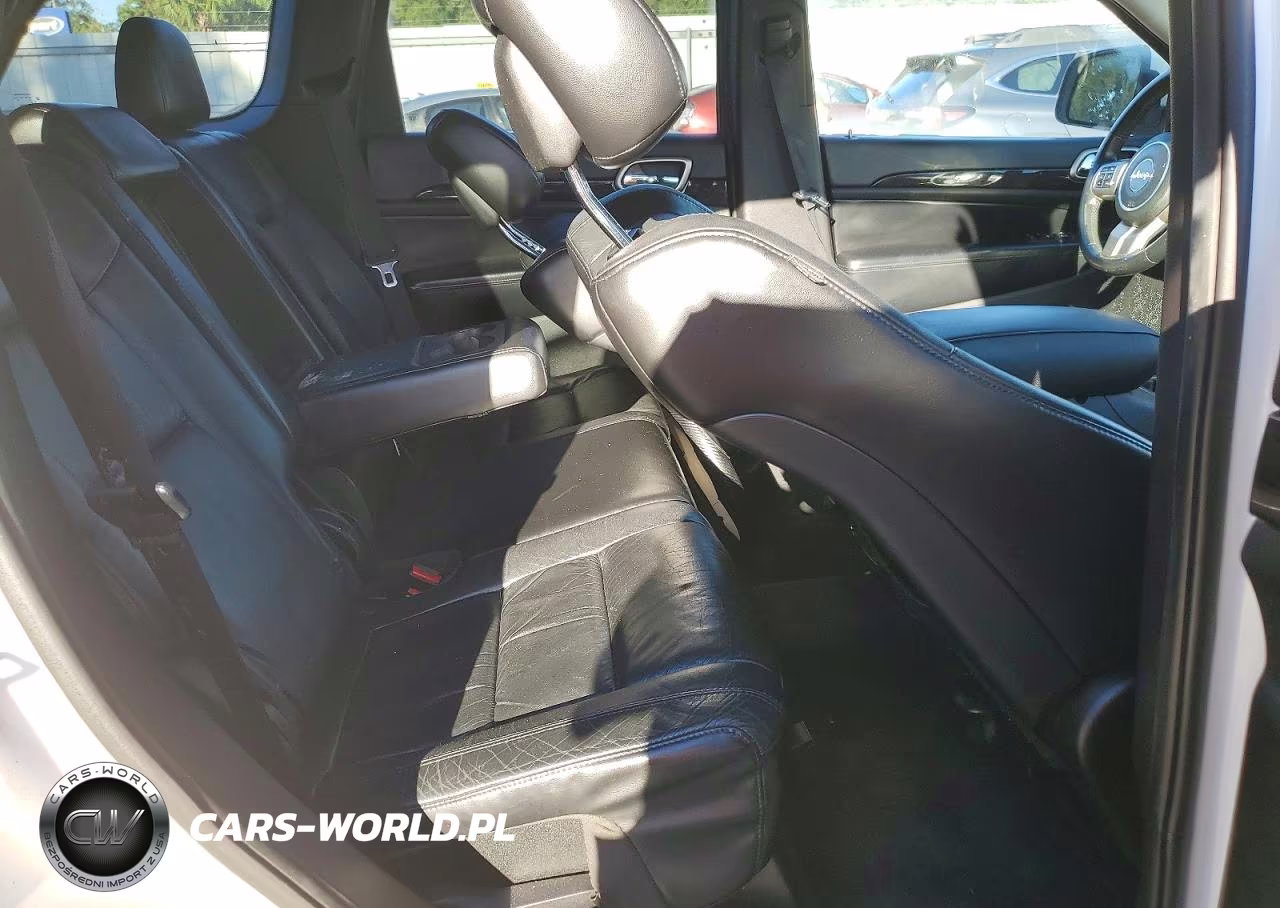 2012 Jeep Grand Cherokee Laredo VIN:1C4RJFAG4CC329306 - 11