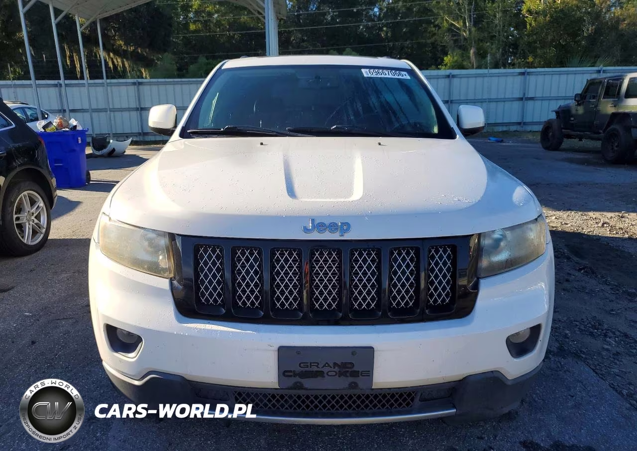 2012 Jeep Grand Cherokee Laredo VIN:1C4RJFAG4CC329306 - 5