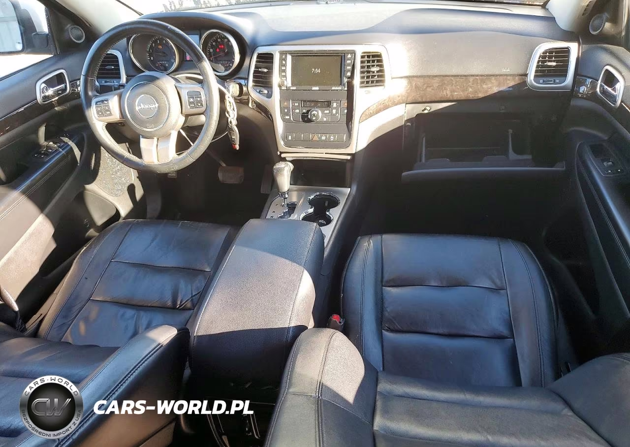 2012 Jeep Grand Cherokee Laredo VIN:1C4RJFAG4CC329306 - 8