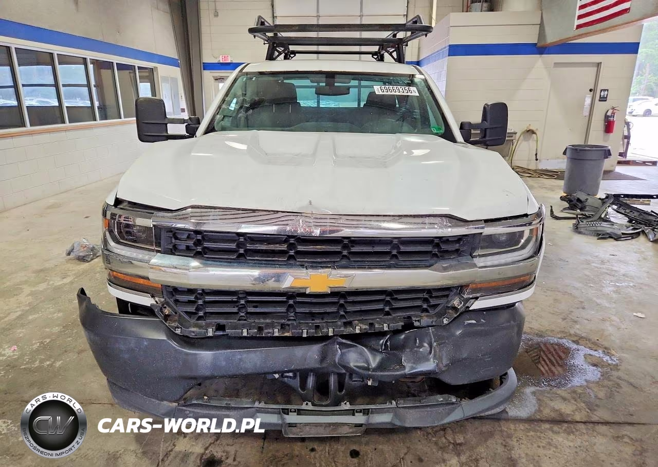2018 Chevrolet Silverado C1500 VIN:1GCRCNEC5JZ201355 - 5