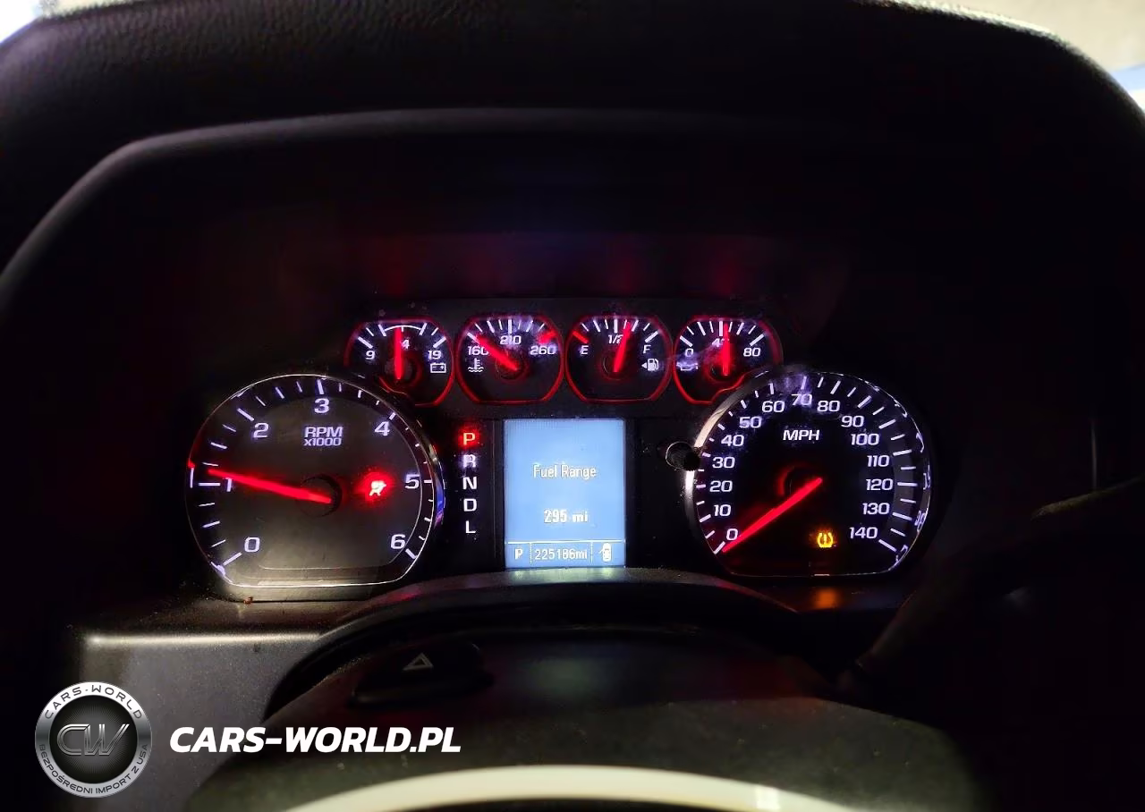 2018 Chevrolet Silverado C1500 VIN:1GCRCNEC5JZ201355 - 9
