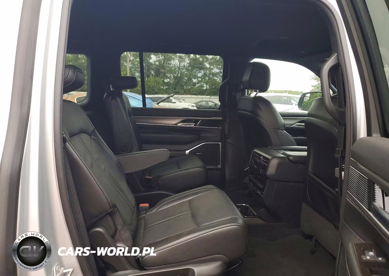2025 Jeep Wagoneer Series Ii VIN:1C4SJVBP2SS526571 - 11