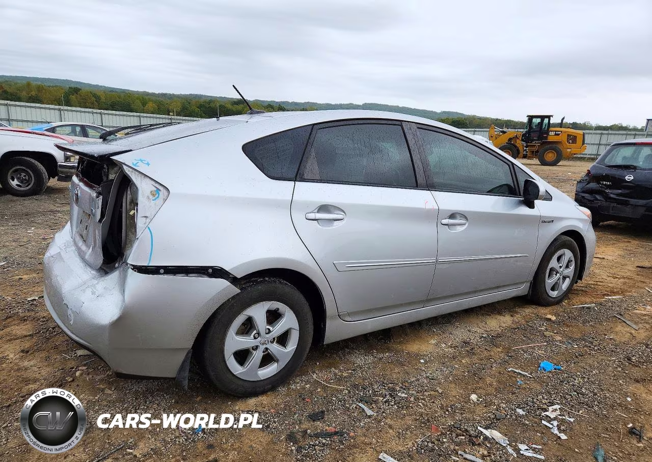 2014 Toyota Prius Four VIN:JTDKN3DU9E1738499 - 3