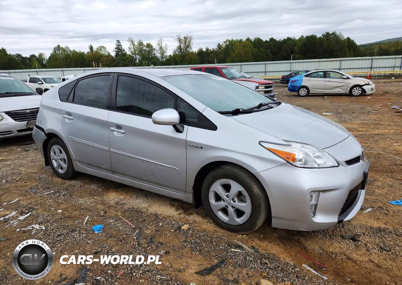 2014 Toyota Prius Four VIN:JTDKN3DU9E1738499 - 4