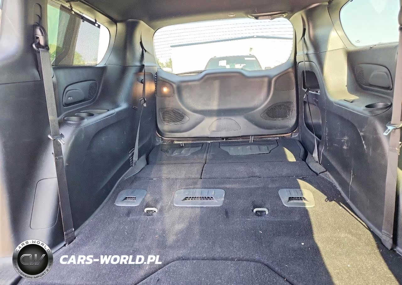 2018 Chrysler Pacifica Touring L VIN:2C4RC1BG8JR167163 - 10