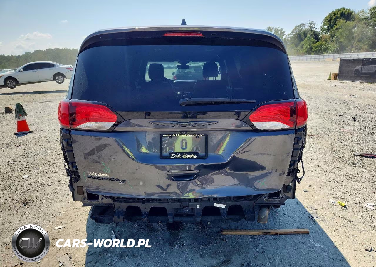 2018 Chrysler Pacifica Touring L VIN:2C4RC1BG8JR167163 - 6