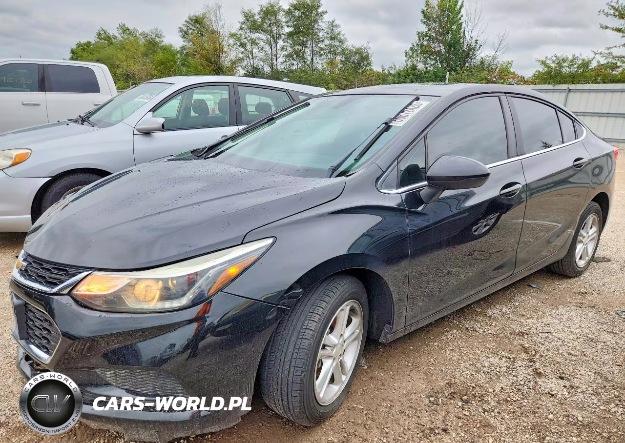 2018 Chevrolet Cruze Lt VIN:1G1BE5SM8J7152424 - 1