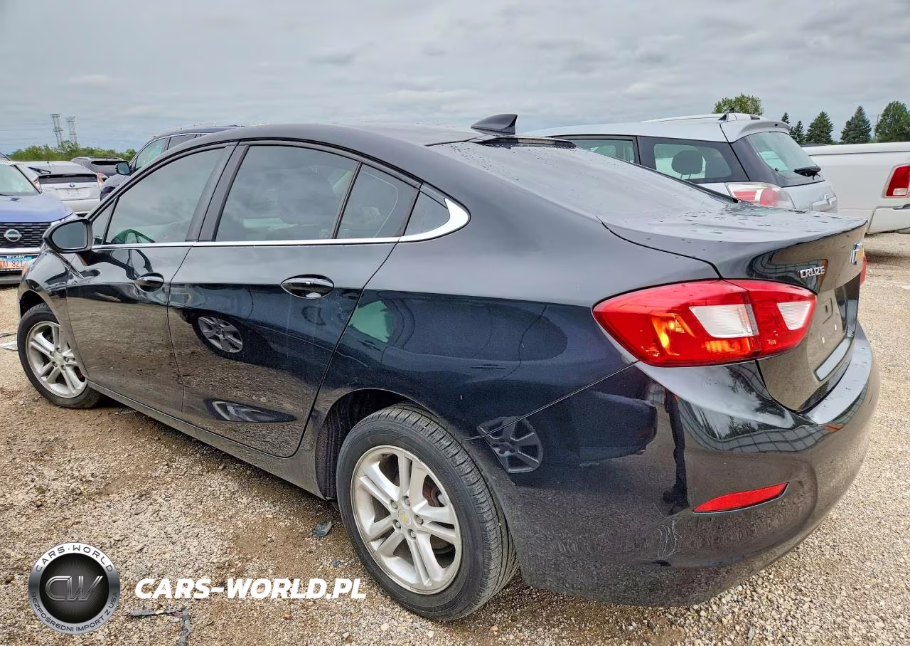 2018 Chevrolet Cruze Lt VIN:1G1BE5SM8J7152424 - 2
