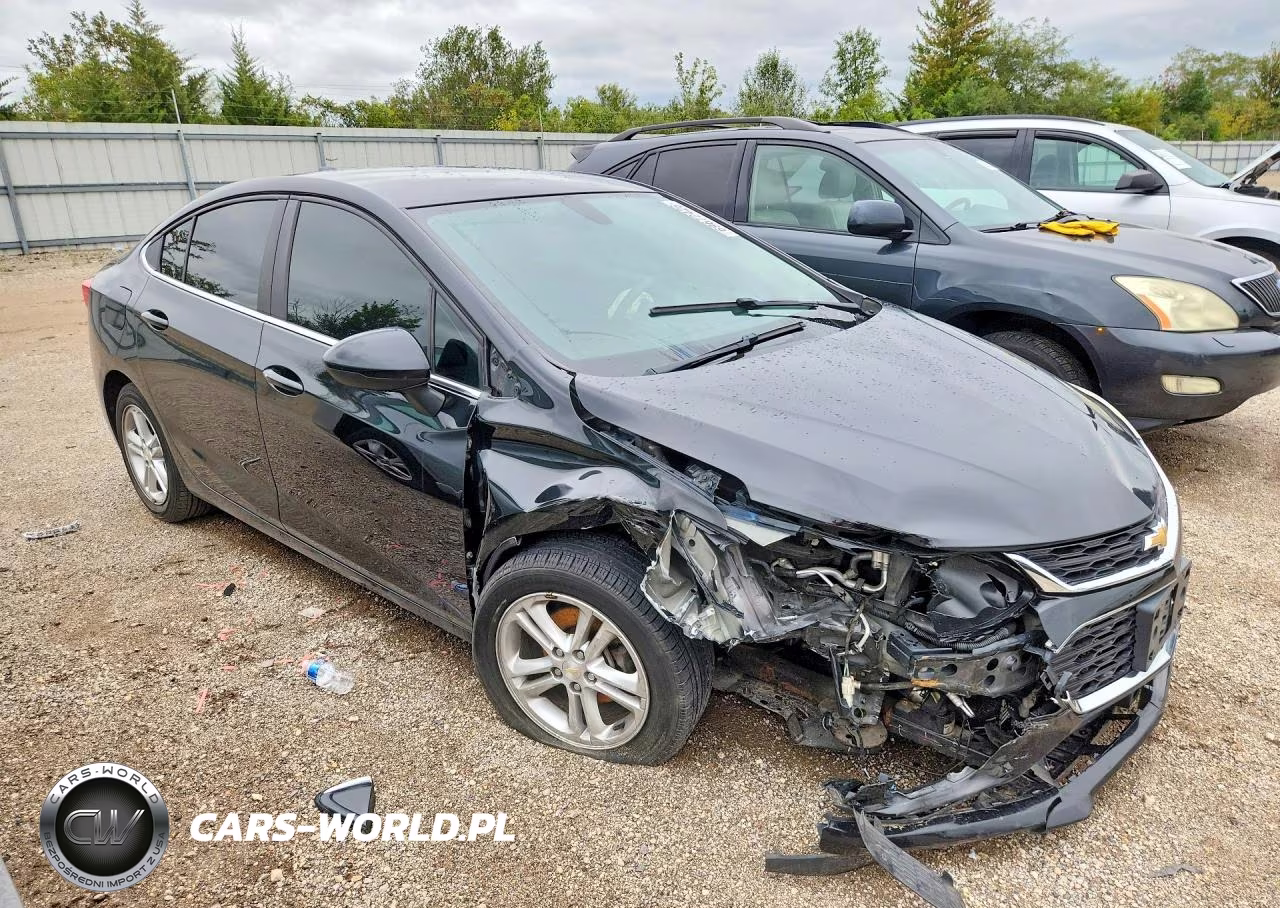 2018 Chevrolet Cruze Lt VIN:1G1BE5SM8J7152424 - 4