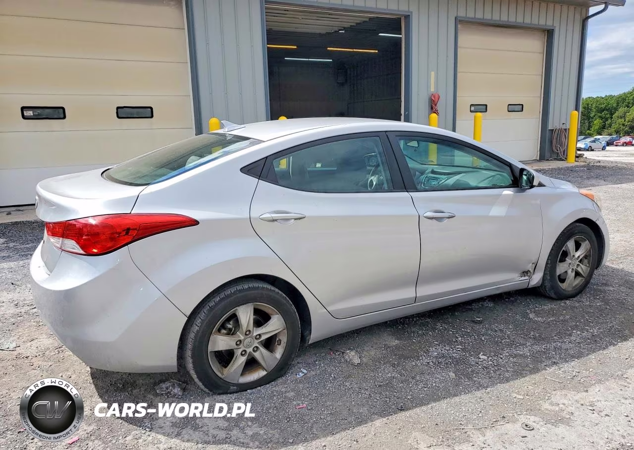 2013 Hyundai Elantra Gls VIN:KMHDH4AE0DU646743 - 3