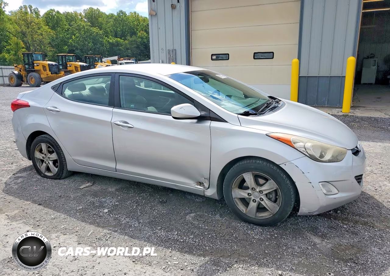 2013 Hyundai Elantra Gls VIN:KMHDH4AE0DU646743 - 4