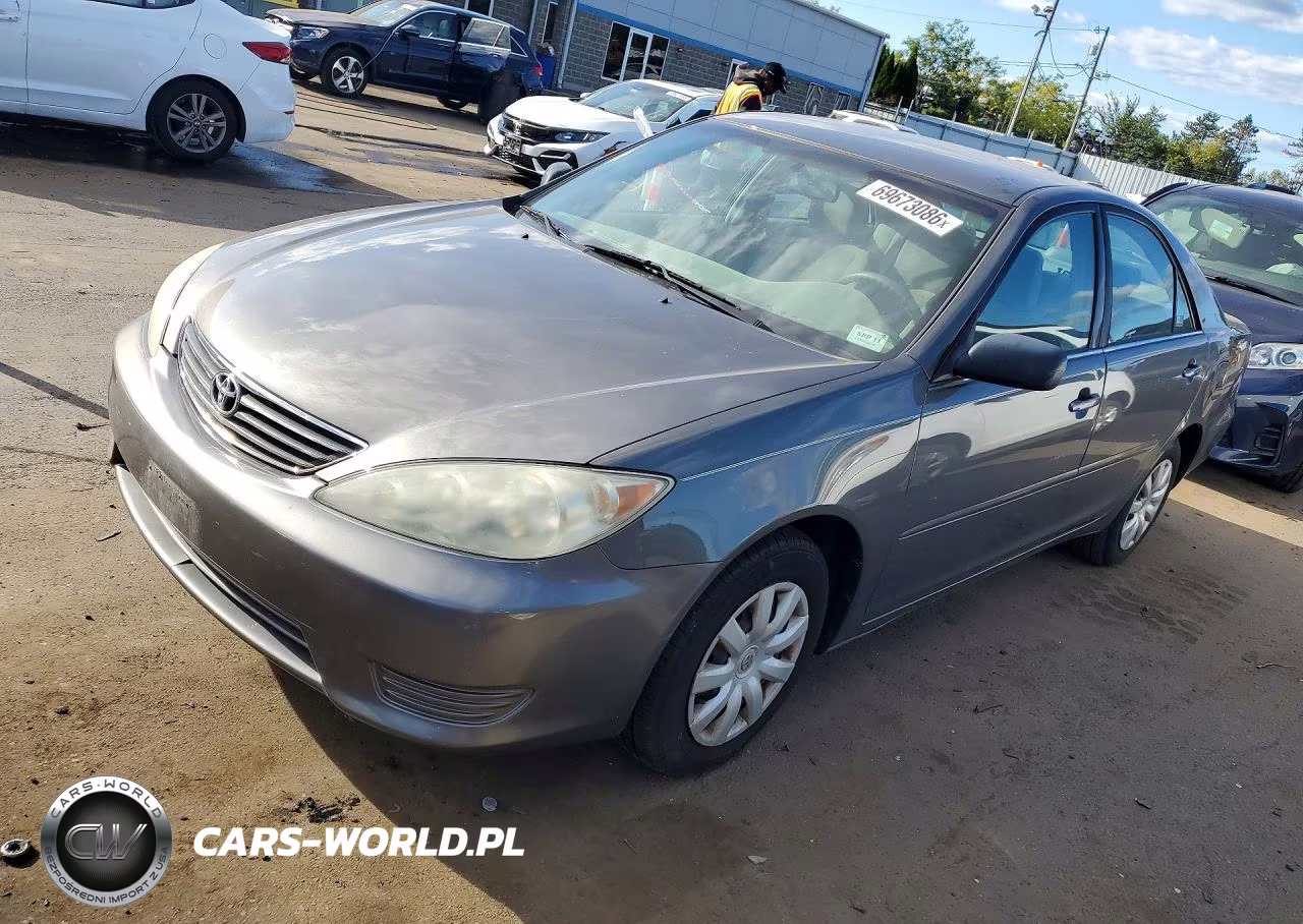 2005 Toyota Camry Standard – zdjęcie 1 z 12