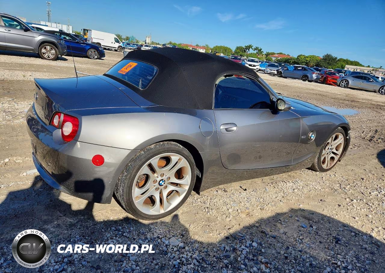 2005 BMW Z4 VIN:4USBT53545LT28140 - 3
