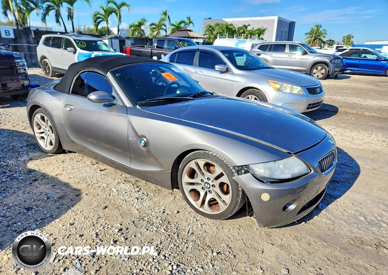 2005 BMW Z4 VIN:4USBT53545LT28140 - 4