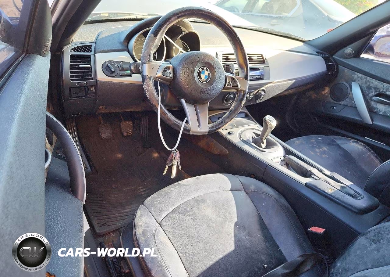 2005 BMW Z4 VIN:4USBT53545LT28140 - 8