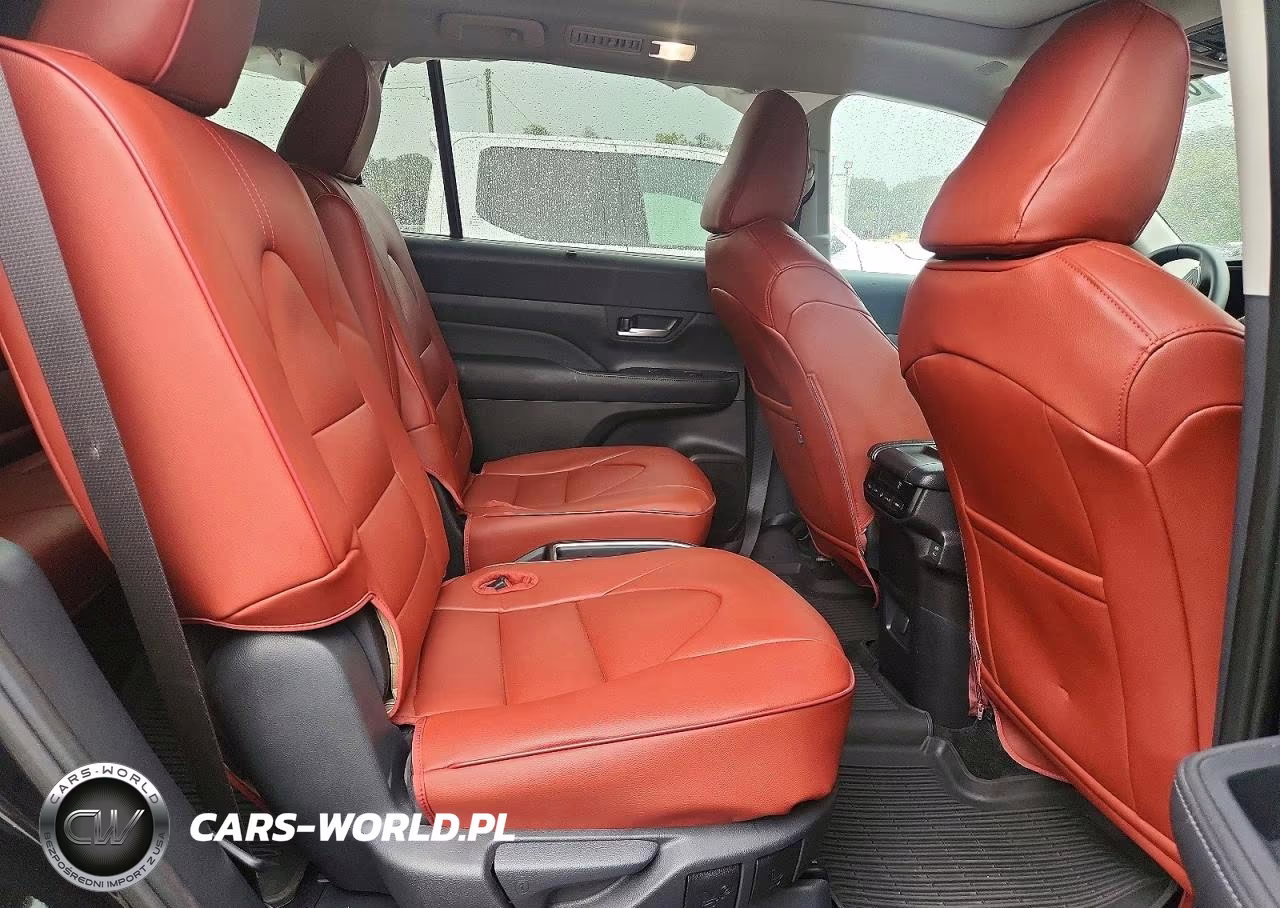 2025 Toyota Grand Highlander Xle VIN:5TDAAAB58SS097903 - 11
