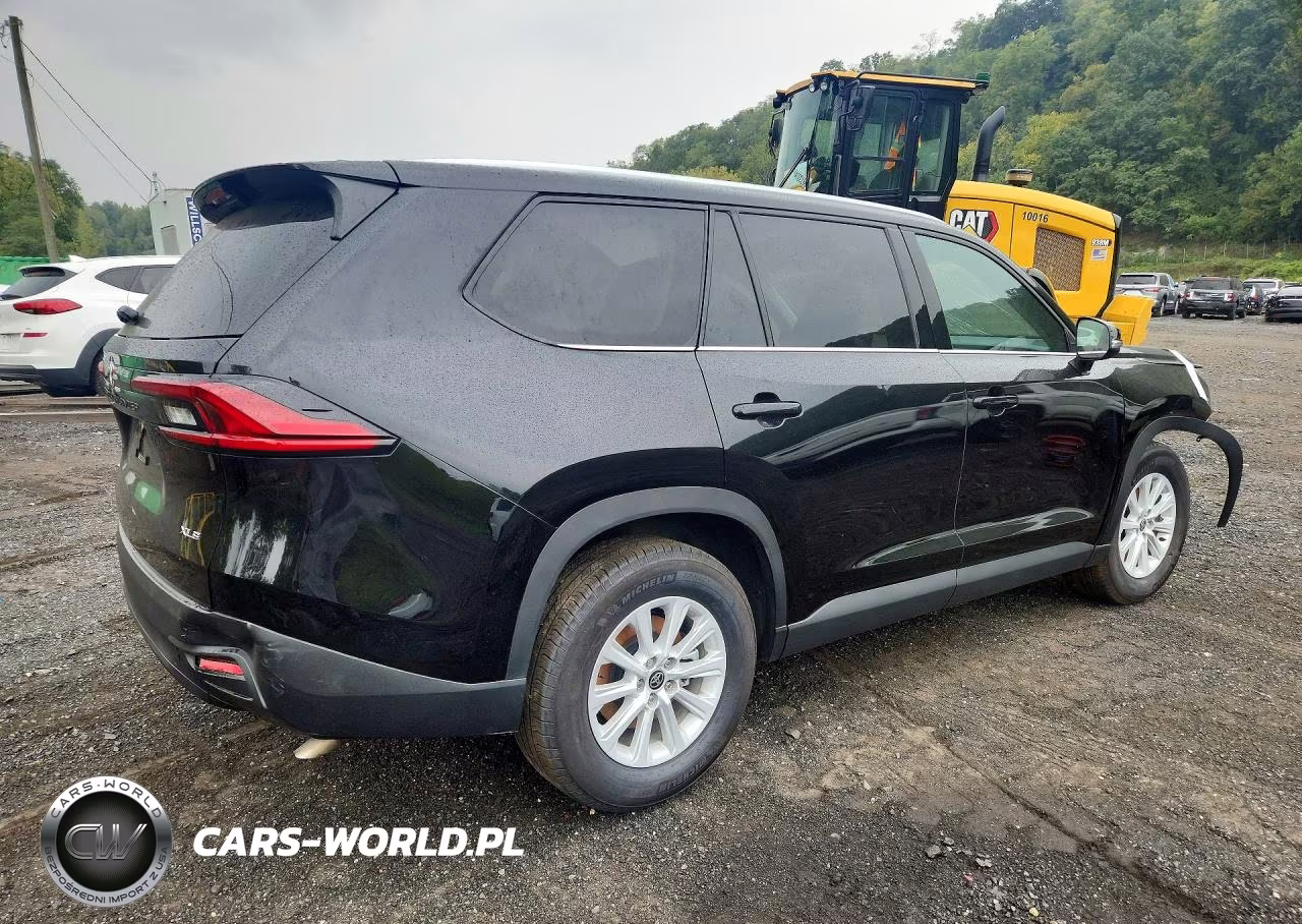 2025 Toyota Grand Highlander Xle VIN:5TDAAAB58SS097903 - 3