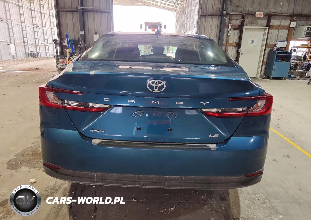 2026 Toyota Camry Le VIN:4T1DAACKXTU275501 - 6
