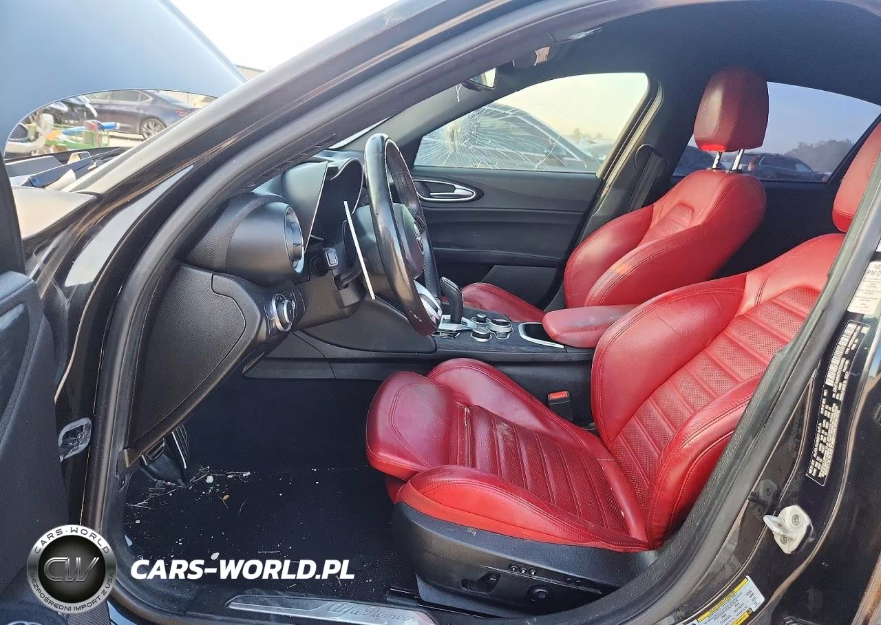 2022 Alfa Romeo Giulia VIN:ZARFAMAN7N7655480 - 7