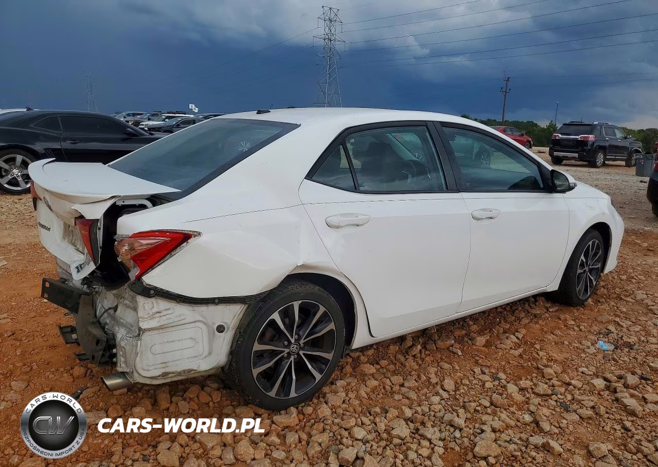 2017 Toyota Corolla Se VIN:2T1BURHEXHC856053 - 3