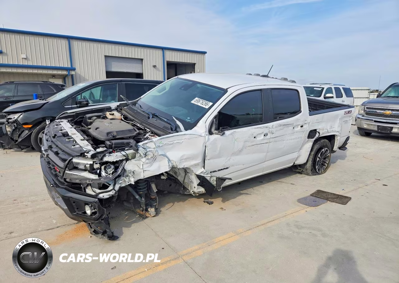 2022 Chevrolet Colorado Z71 VIN:1GCGSDENXN1136237 - 1