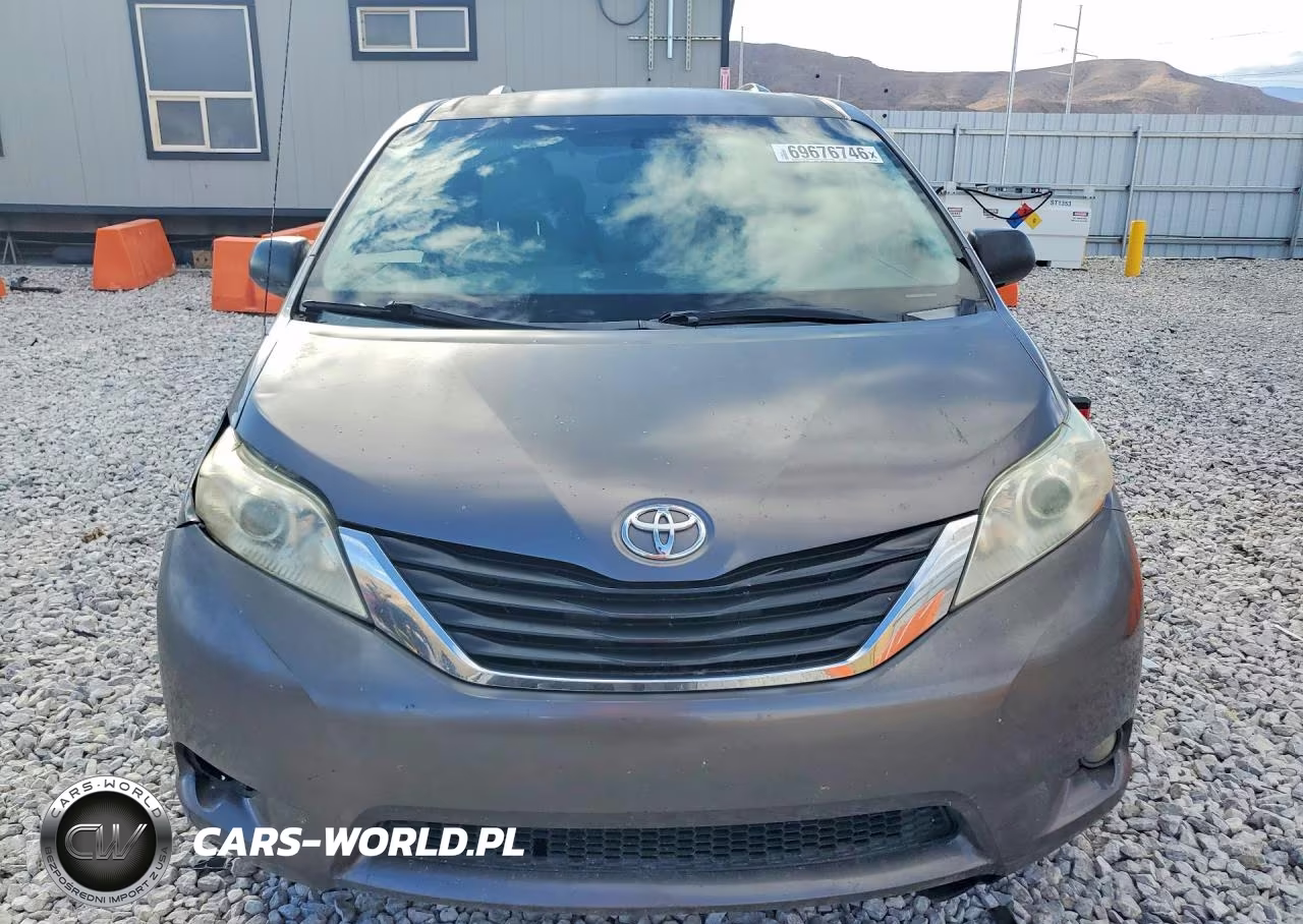 2013 Toyota Sienna Le VIN:5TDKK3DC8DS288989 - 5