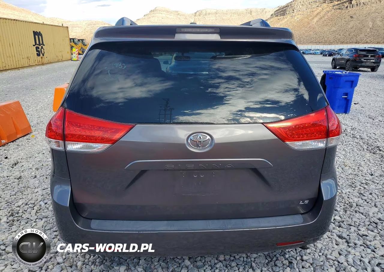 2013 Toyota Sienna Le VIN:5TDKK3DC8DS288989 - 6
