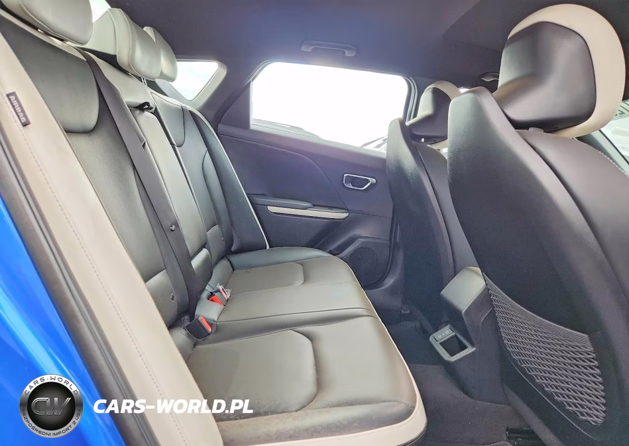 2025 Kia K4 Gt Line VIN:3KPFW4DE7SE162594 - 10
