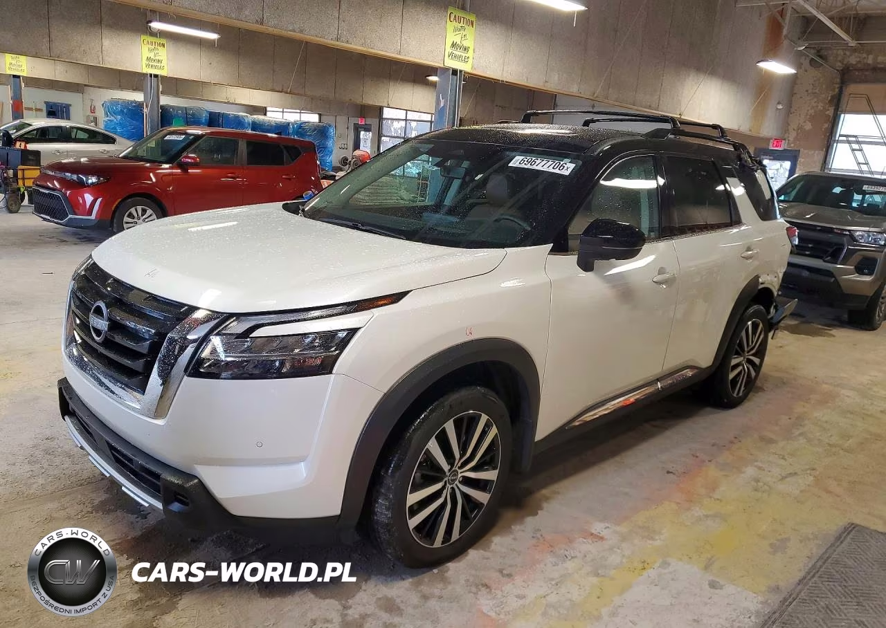 2024 Nissan Pathfinder Platinum