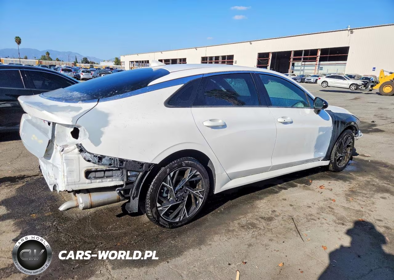 2025 Kia K5 Gt Line VIN:KNAG64J78S5370969 - 3