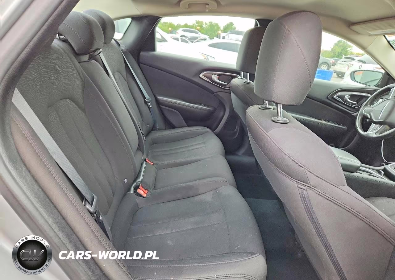 2015 Chrysler 200 Limited VIN:1C3CCCAB9FN758635 - 10