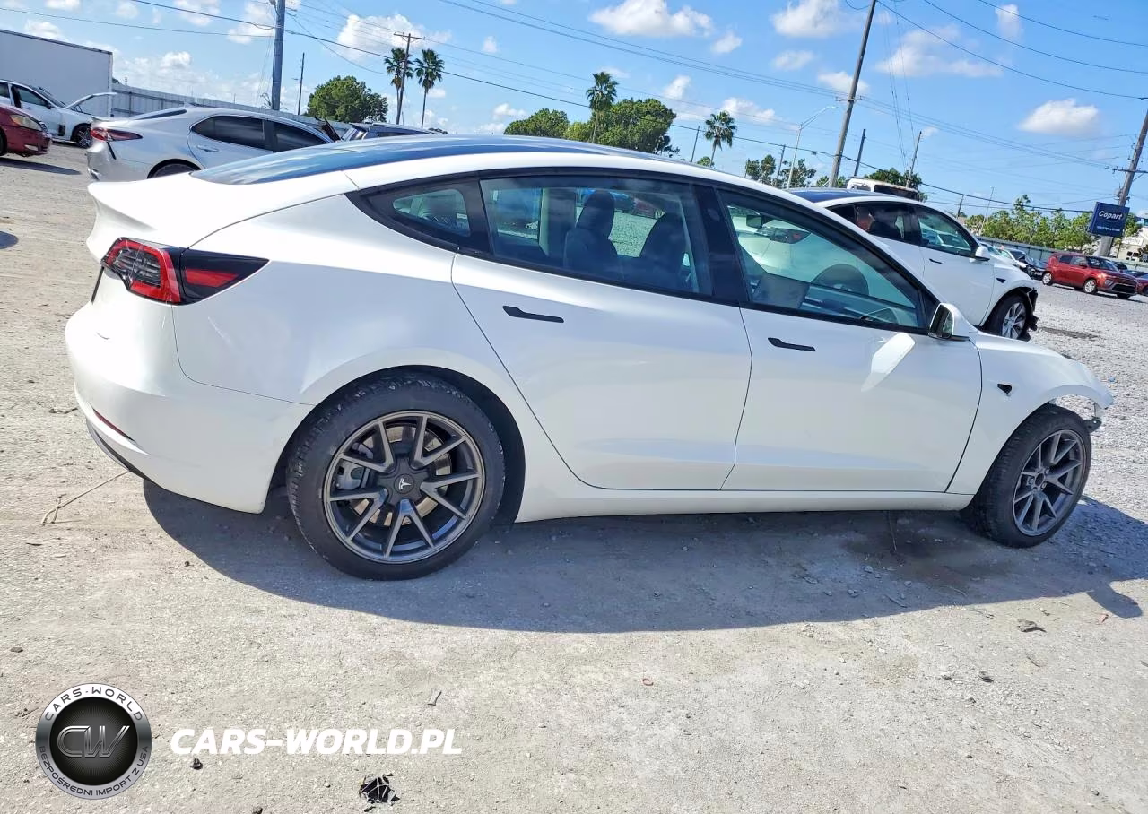 2023 Tesla Model 3 VIN:5YJ3E1EA7PF583054 - 3
