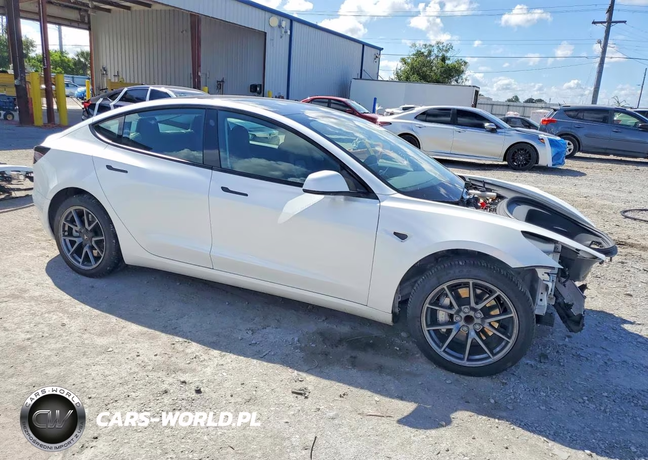 2023 Tesla Model 3 VIN:5YJ3E1EA7PF583054 - 4