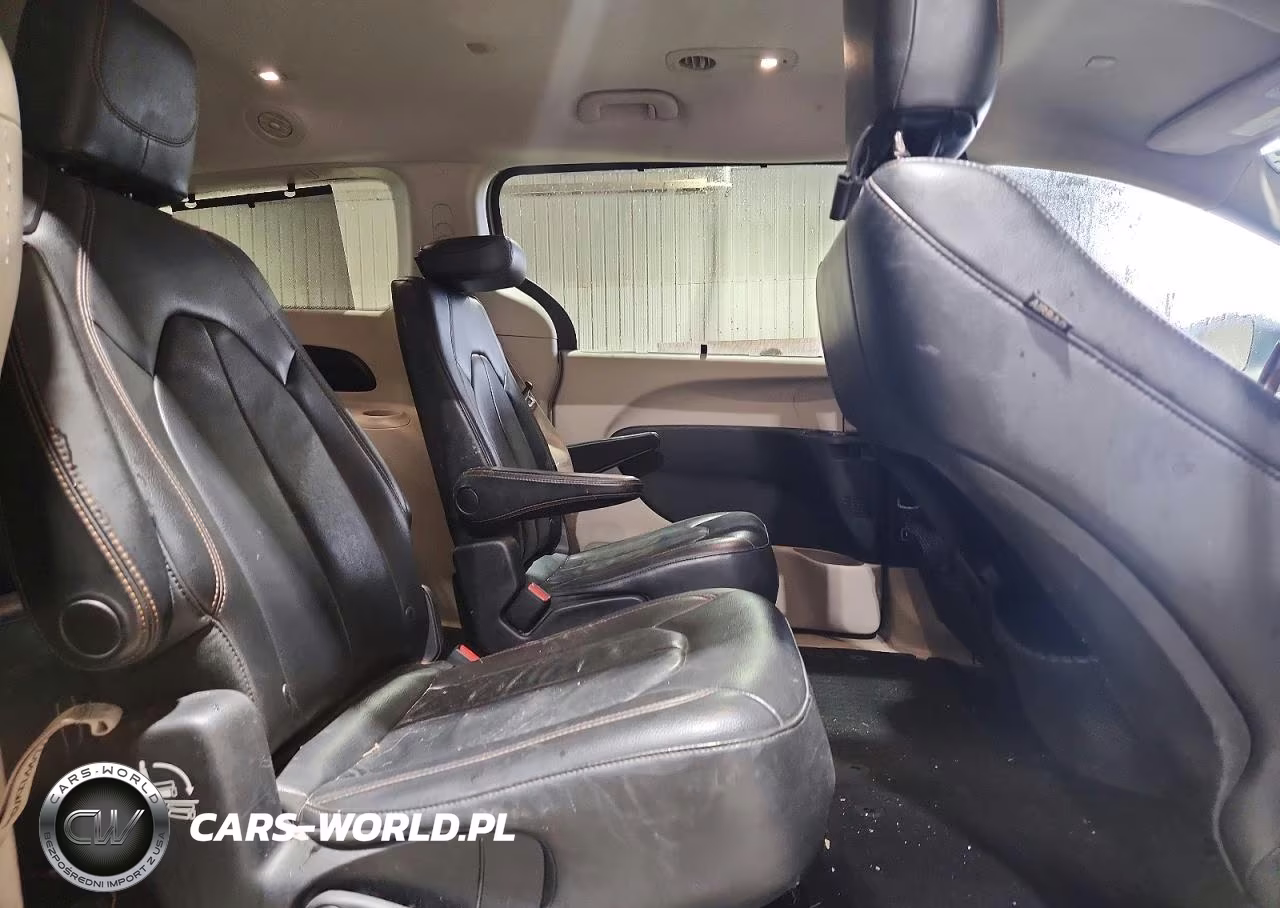 2017 Chrysler Pacifica Touring L VIN:2C4RC1BG1HR539131 - 11