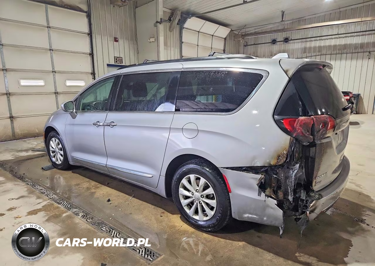2017 Chrysler Pacifica Touring L VIN:2C4RC1BG1HR539131 - 2