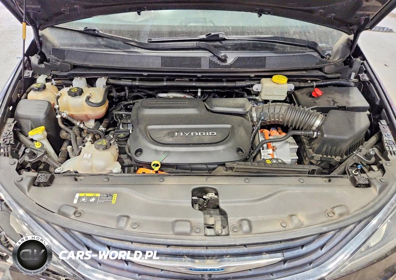 2018 Chrysler Pacifica Hybrid Limited VIN:2C4RC1N77JR127149 - 12