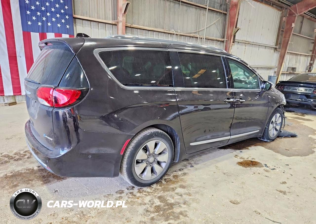 2018 Chrysler Pacifica Hybrid Limited VIN:2C4RC1N77JR127149 - 3