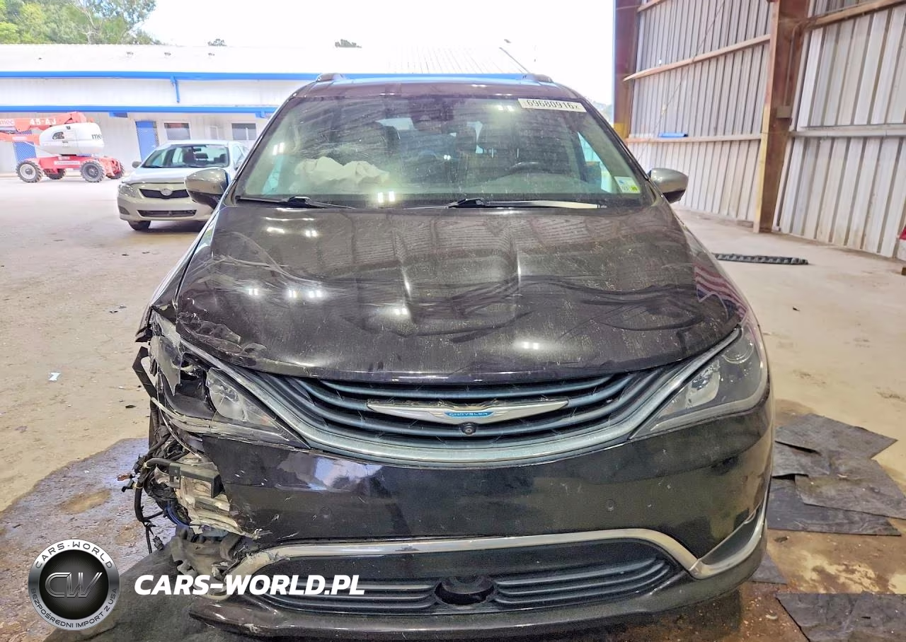 2018 Chrysler Pacifica Hybrid Limited VIN:2C4RC1N77JR127149 - 5