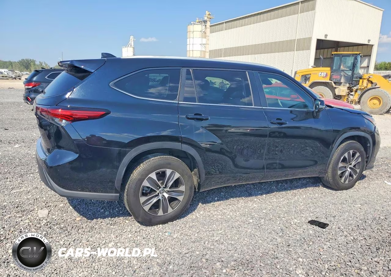 2023 Toyota Highlander Xle VIN:5TDKDRAH4PS031054 - 3