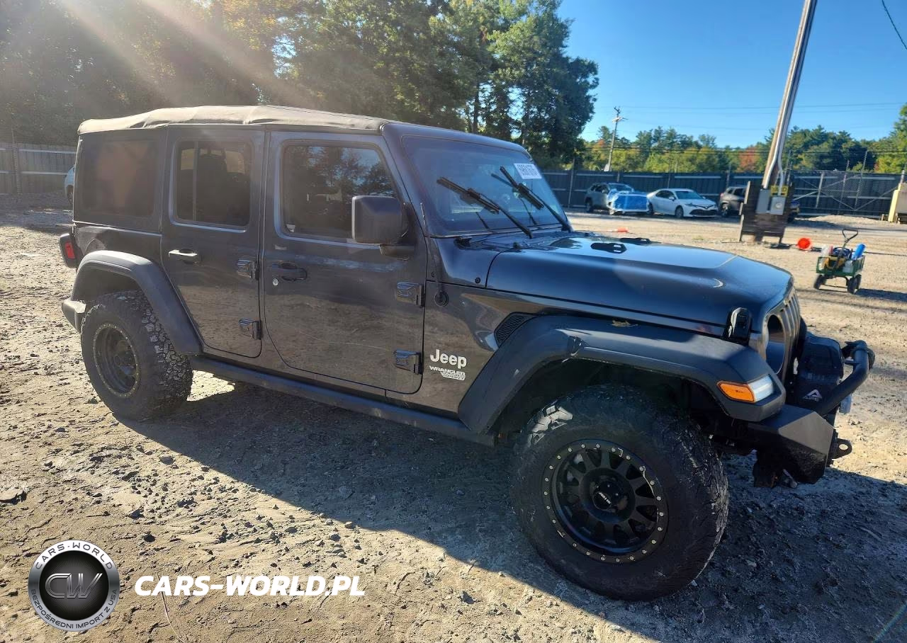 2018 Jeep Wrangler Unlimited Sport VIN:1C4HJXDN8JW250857 - 4