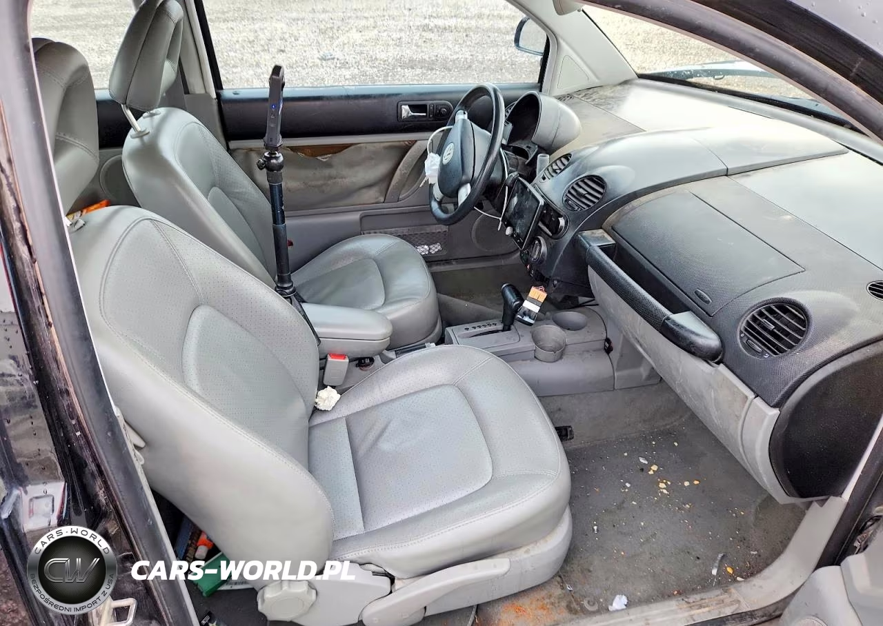 2000 Volkswagen New Beetle Glx VIN:3VWDD21C5YM493111 - 10