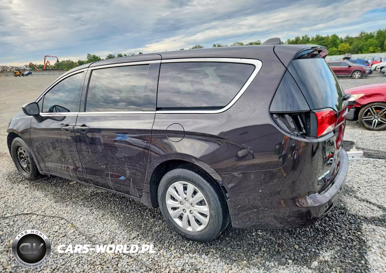 2018 Chrysler Pacifica L VIN:2C4RC1AG0JR120940 - 2
