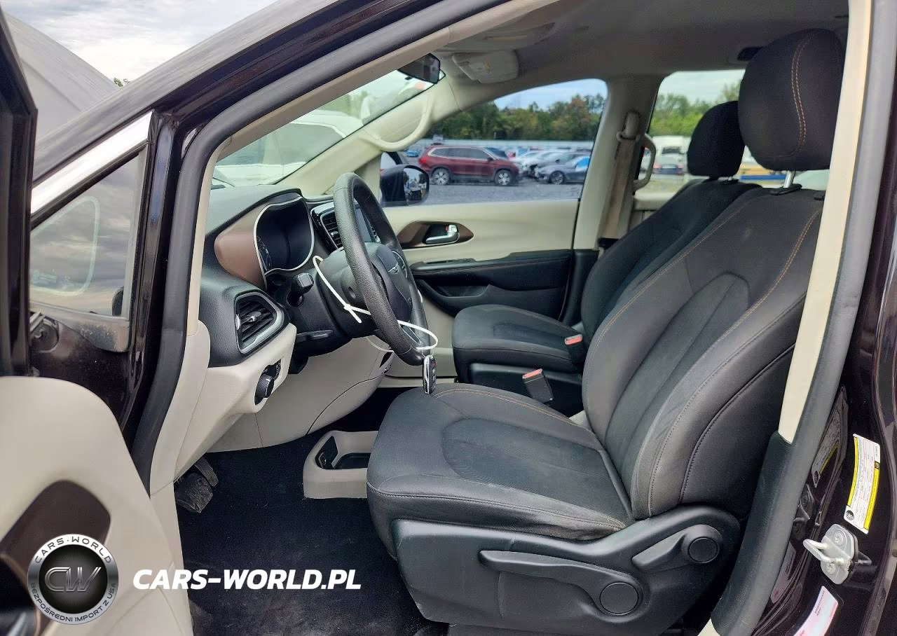 2018 Chrysler Pacifica L VIN:2C4RC1AG0JR120940 - 7