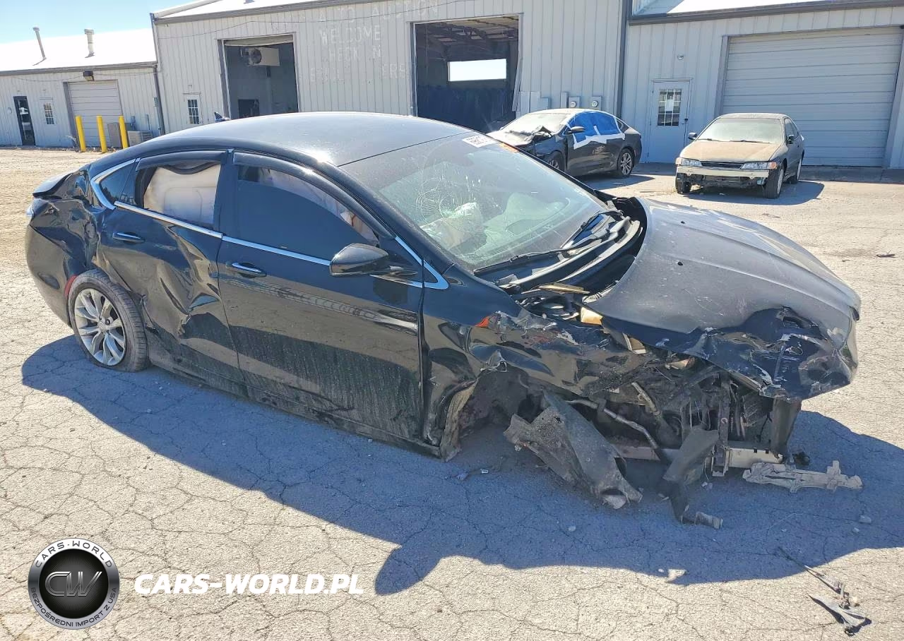 2015 Chrysler 200 C VIN:1C3CCCCB0FN717825 - 4