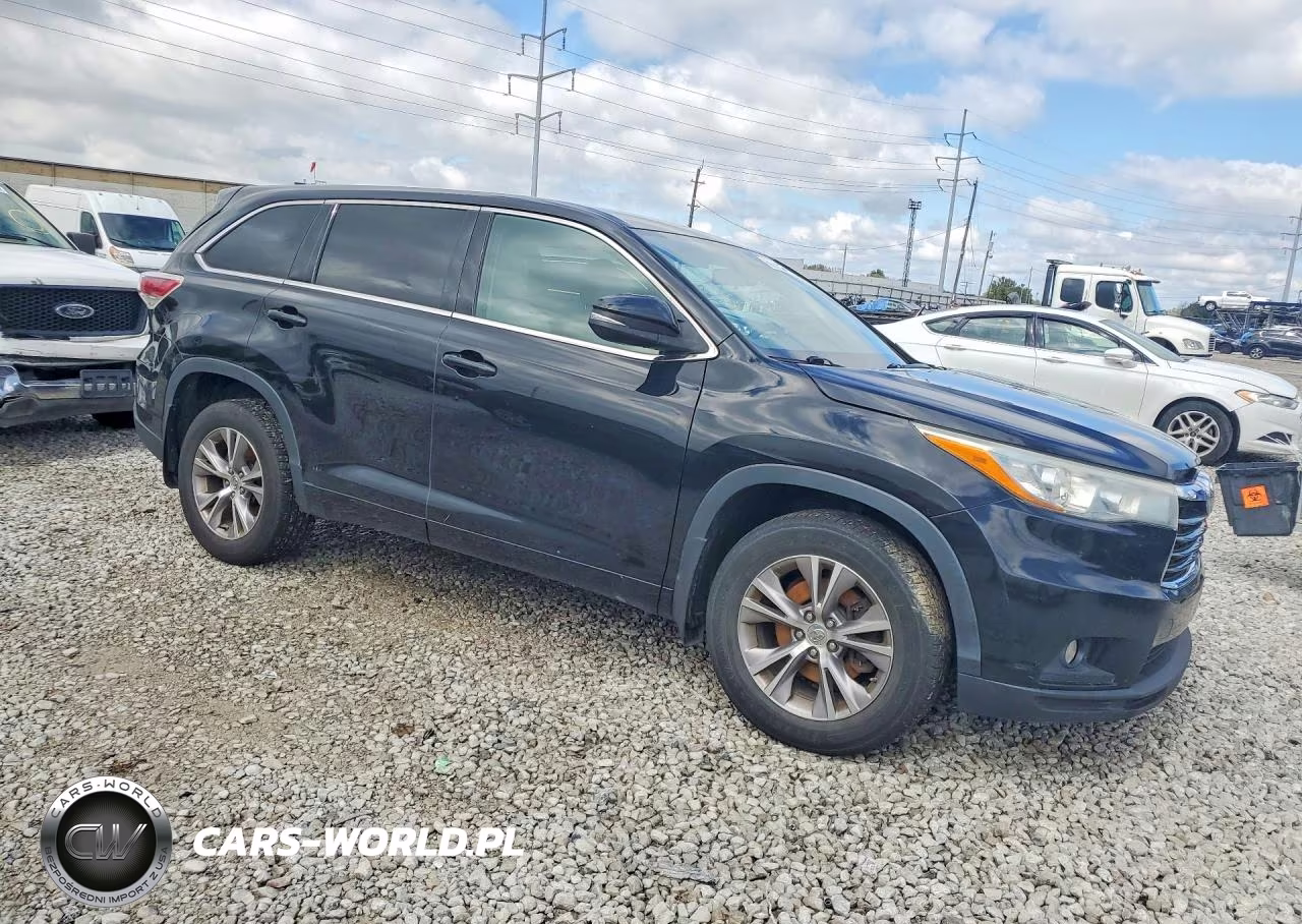 2015 Toyota Highlander Le Plus VIN:5TDBKRFH6FS168543 - 4