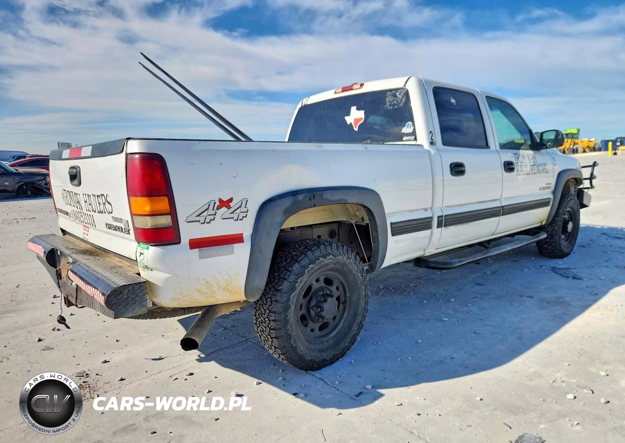 2002 Chevrolet Silverado K2500 Heavy Duty VIN:1GCHK23132F156577 - 3