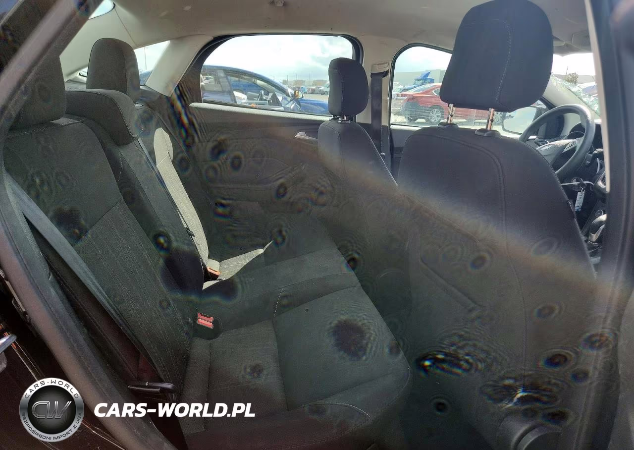 2018 Ford Focus Se VIN:1FADP3FE1JL309919 - 10